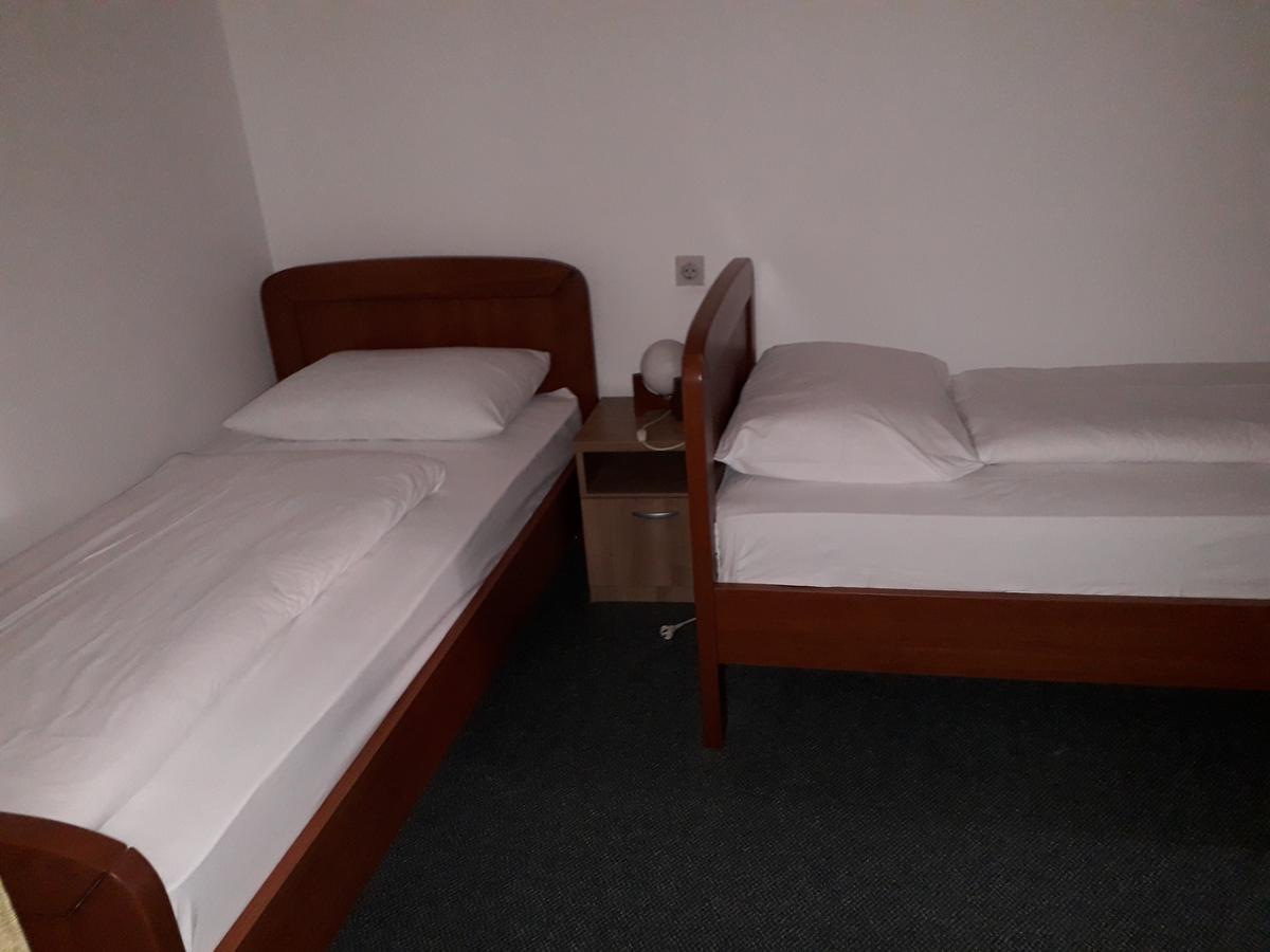 Apartments And Rooms Haludovo - Ribarsko Selo Malinska Kültér fotó